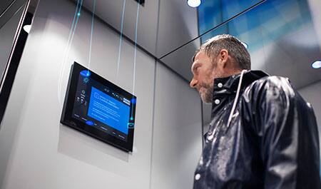 Informácie a zábava prostredníctvom novej mediálnej obrazovky