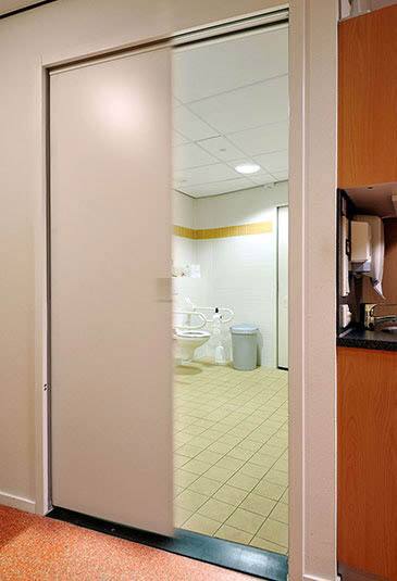 KONE gliding doors are an excellent door solution for silent spaces, like offices, hotels and medical facilities.
